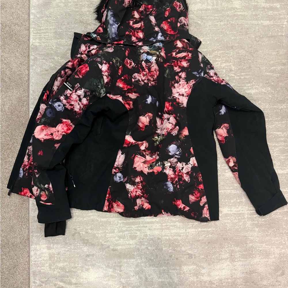 Roxy Ladies Bright Pink Snow Pants and Pink and Black Rose Jacket - Picture 2 of 5